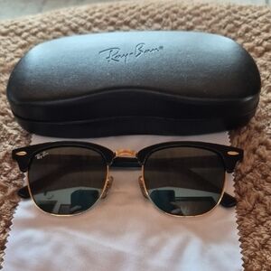 Ray-Ban RB3016 CLUB MASTER CLASSIC Sunglasses with Case